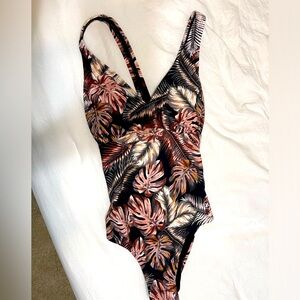 Hurley Women’s One-Piece Swimsuit – Tropical Palm Print NWOT